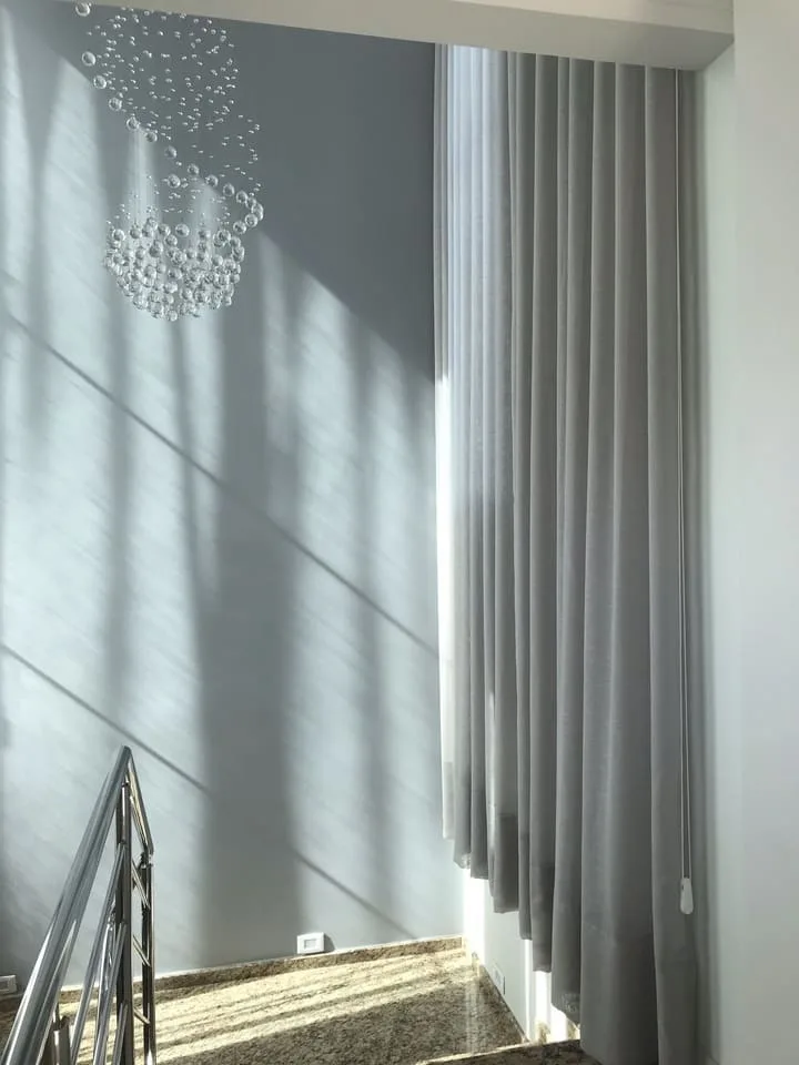 Cortinas Pé Direito Duplo